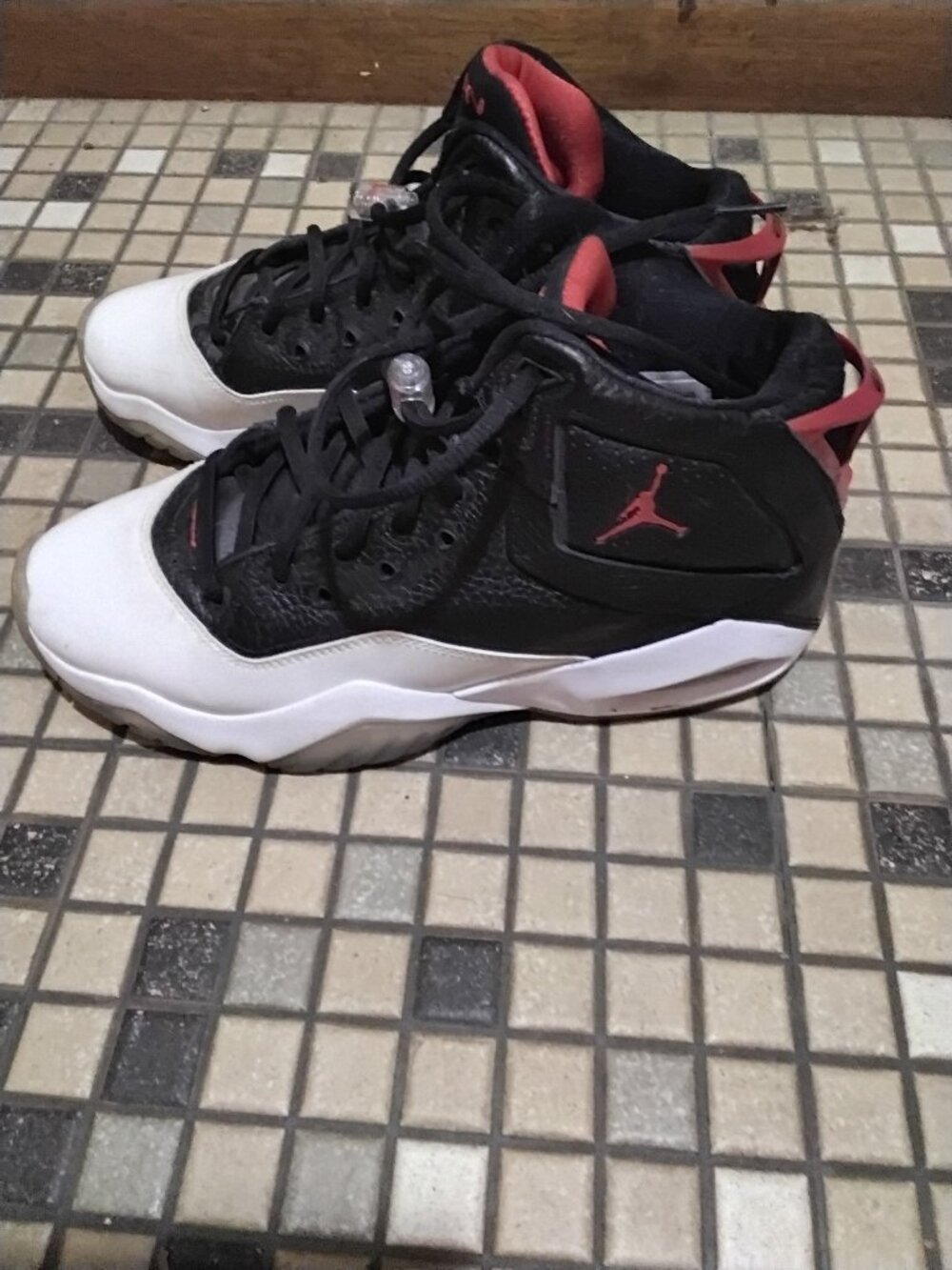 Nike Air Jordan Black / White / Varsity Red (Style: 315317-016)  Sz 8.5